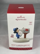 Hallmark Keepsake Magic Ornament Snoopys Chri...