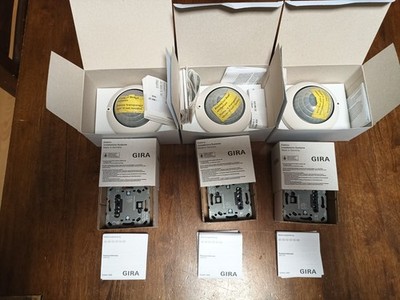 Gira System 3000 Präsenz-/Bewegungsmelder 360° BT 5377 02 + Relais 5403 00