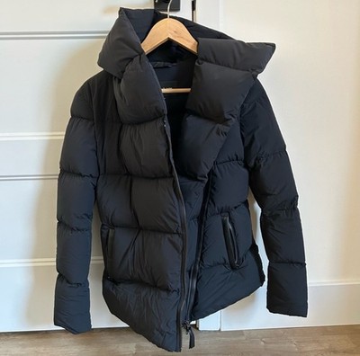 NWOT Mackage Women s Navy Hooded Down Puffer Jacket Coat Size Small