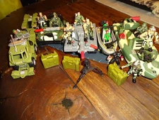 MATCHBOX J360 MILITARY BOAT, TRUCK WITH TRAILER, JEEP, TANKS AND ARMY MEN EXTRAS