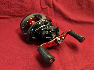 #ad Abu Garcia Black Max 2 Baitcasting Fishing Reel BMAX2 RH Retrieve VGC $29.00