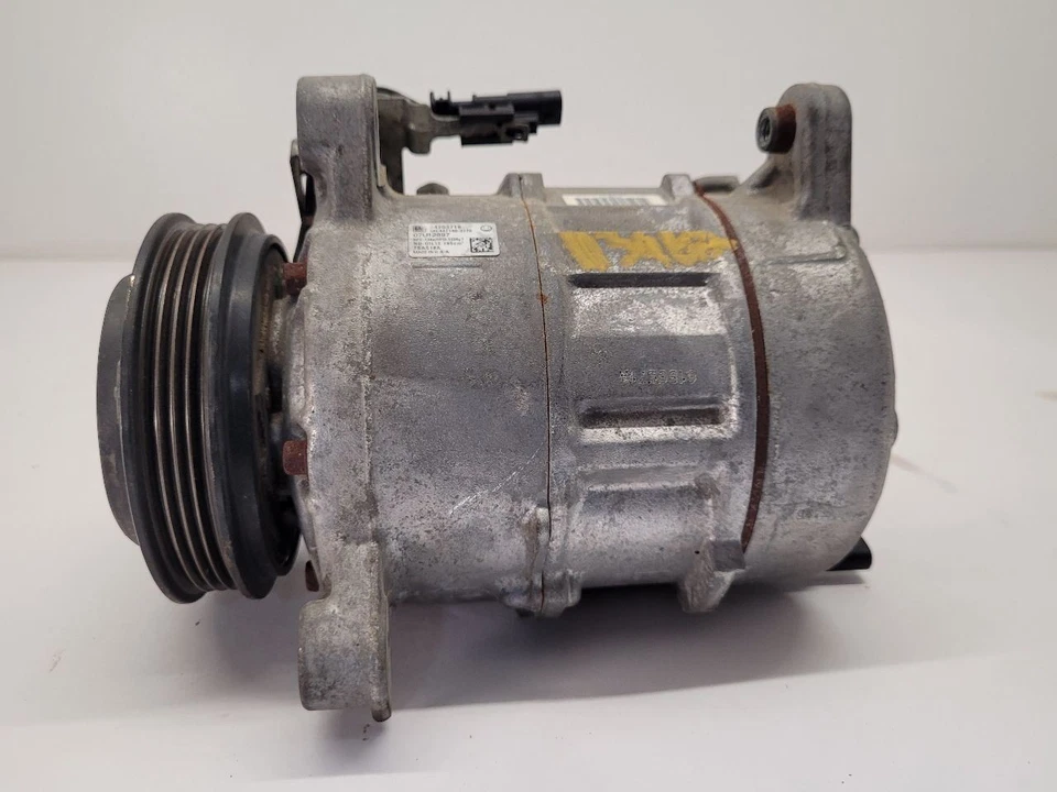 Compresor de aire acondicionado Cadillac Escalade 2015-2020 84317510 Foto 2 de 4