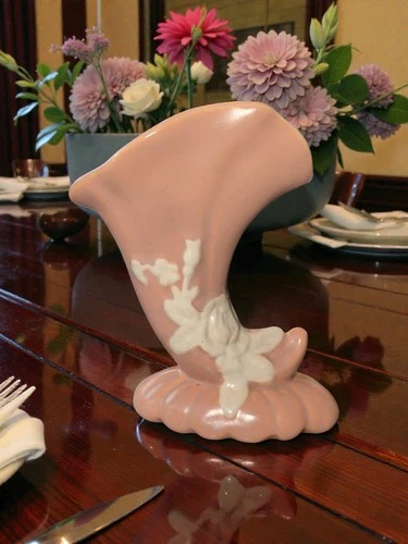 Vintage  7 inch Weller Pottery Peach Cornucopia  Vase White Cameo Rose