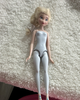 Hasbro Fashion Doll Blonde Wavy Hair Light Complexion Girl Doll 2018