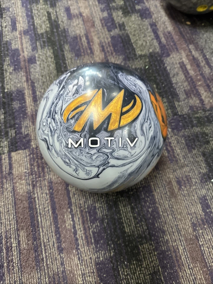 Motive Pride de 15 lb “nuevo”, mano derecha, 2 manos (sin perforar el pulgar) Foto 3 de 4