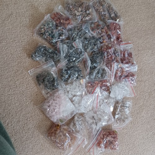 Huge Lot of gemstone chips 29 packets Lab Quartz Rutil agates close to 3 lbs - Picture 2 of 19