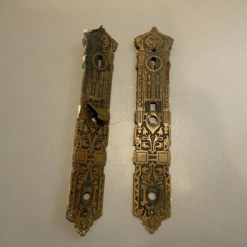 Antique Pair Brass Door Handle Plates Thumb Latch Stamped 703 1703 with Keyholes - Afbeelding 1 van 12