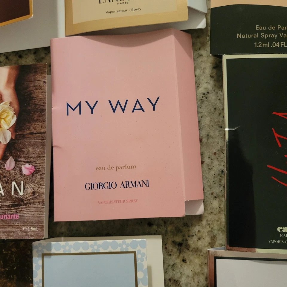 Women Perfume Toilette Samples Armani Burberry Marc Jacob More Lot Of 11 Vial - Image 3 of 4