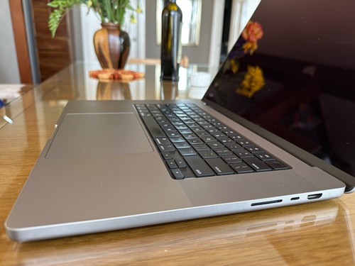 Apple MacBook Pro 16โ 2021 M1 Pro 16GB RAM 1TB SSD โ Excellent, Clean, Low Cycle - Picture 5 of 11