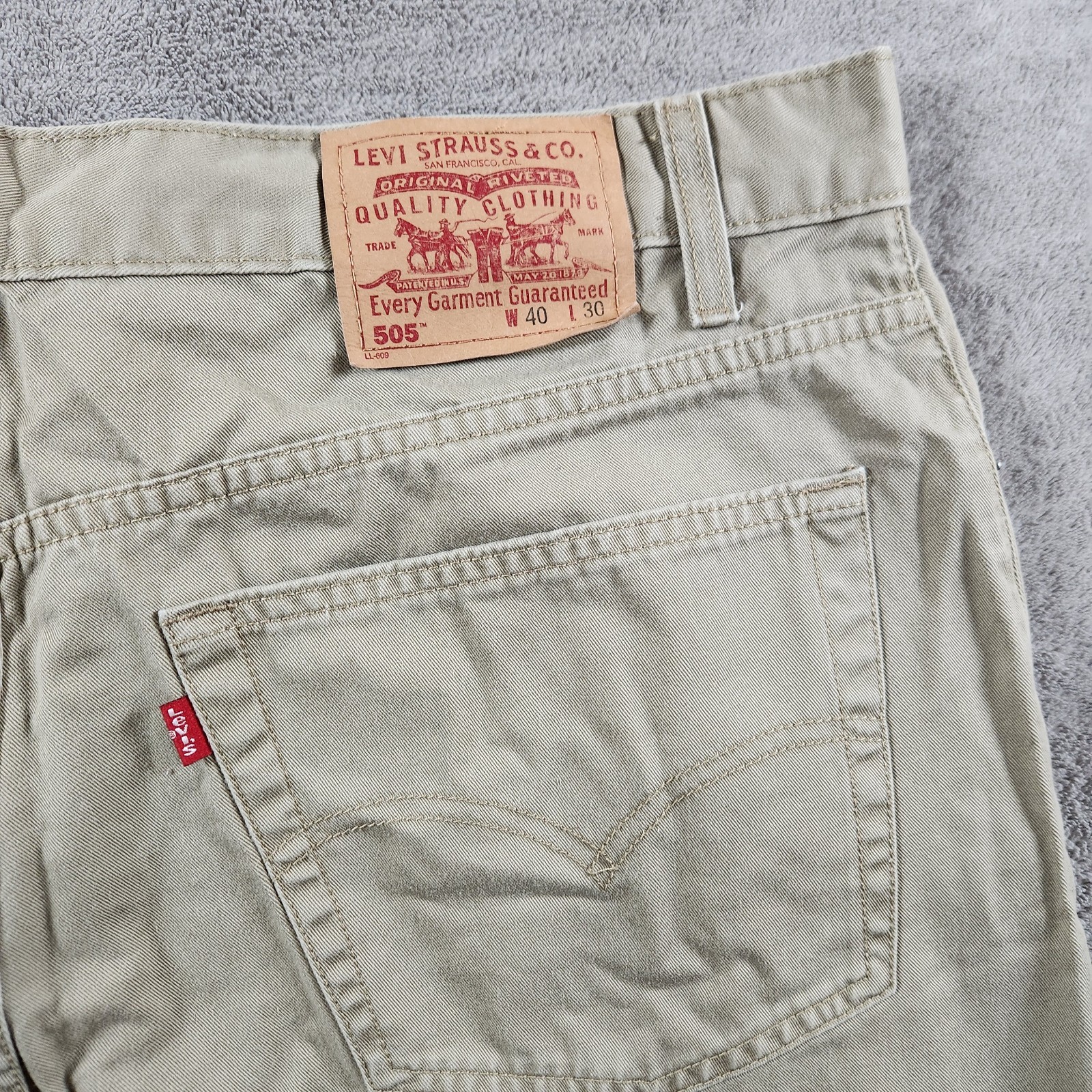 Levi's 505 Straight Fit Jeans Mens size 40x30 Tan Denim 5 Pocket thumbnail 3