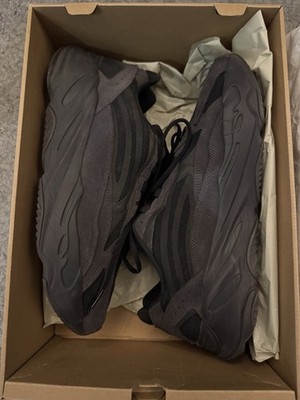 Adidas Yeezy 700 V2 Vanta Black 