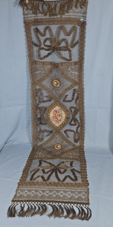 Antiguo corredor de mesa floral de encaje lingotes metálicos francés de los años 20 pequeño raro Foto 2 de 4