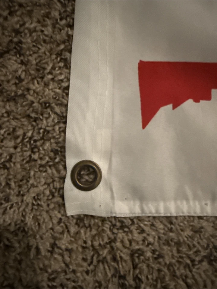 Bandera con colores rojo, blanco, azul estilo americano pero con tema Gun Lovers Foto 3 de 4