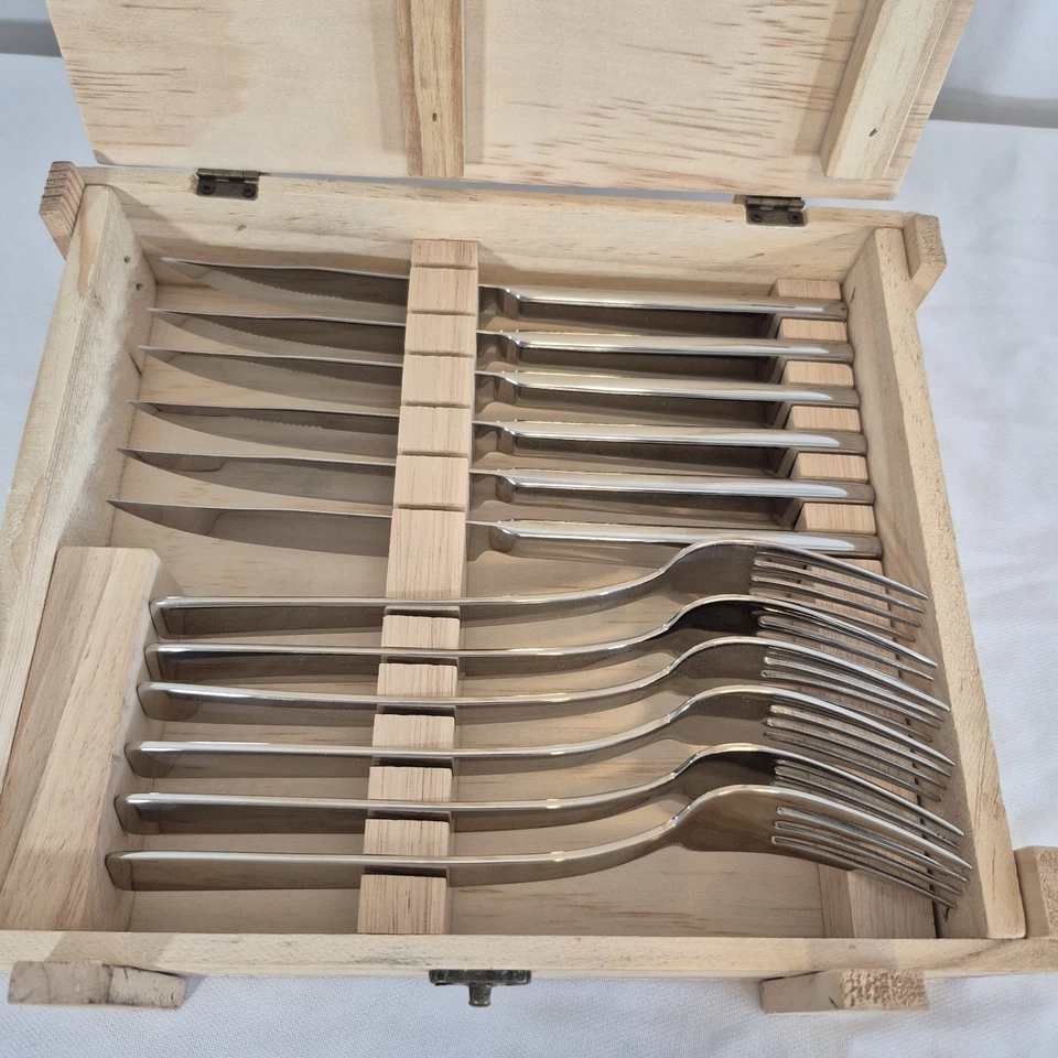 Juego de cuchillos para carne de acero inoxidable para cena de carne de 12 piezas en caja de presentación de madera NUEVO Foto 3 de 4