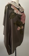 Chanel Seidentuch XL dunkeles Grün mit Blumen