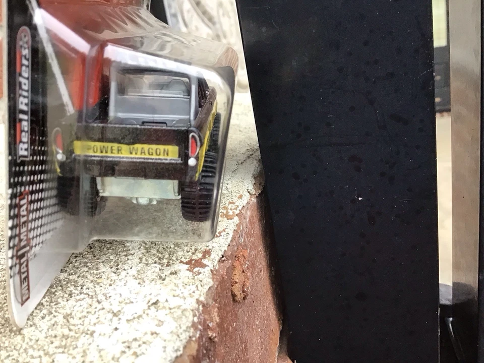 Dodge Power Wagon 70 Hot Wheels Garage amarillo 05/15 RARO. 🔥🔥 Foto 4 de 4