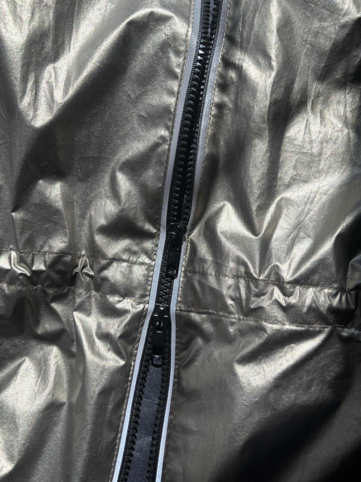 Totes Women&rsquo;s Gold Chrome Packable two way zip Hooded Rain Coat Sz XL