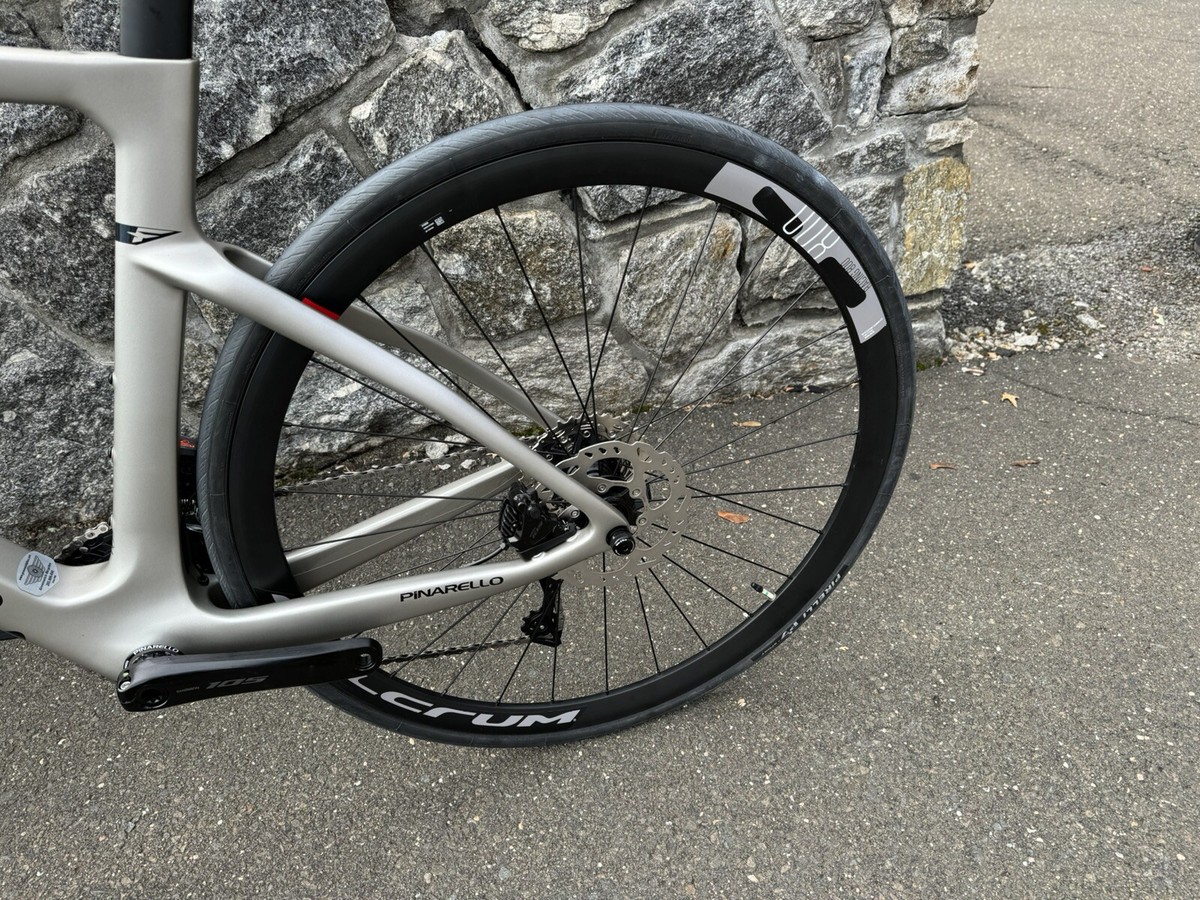 2023 Pinarello F5 Shimano 105 Di2 Disc 12 speed Impulse Grey 2023 Pinarello F5 Shimano 105 Di2 Disc 12 speed Impulse Grey
