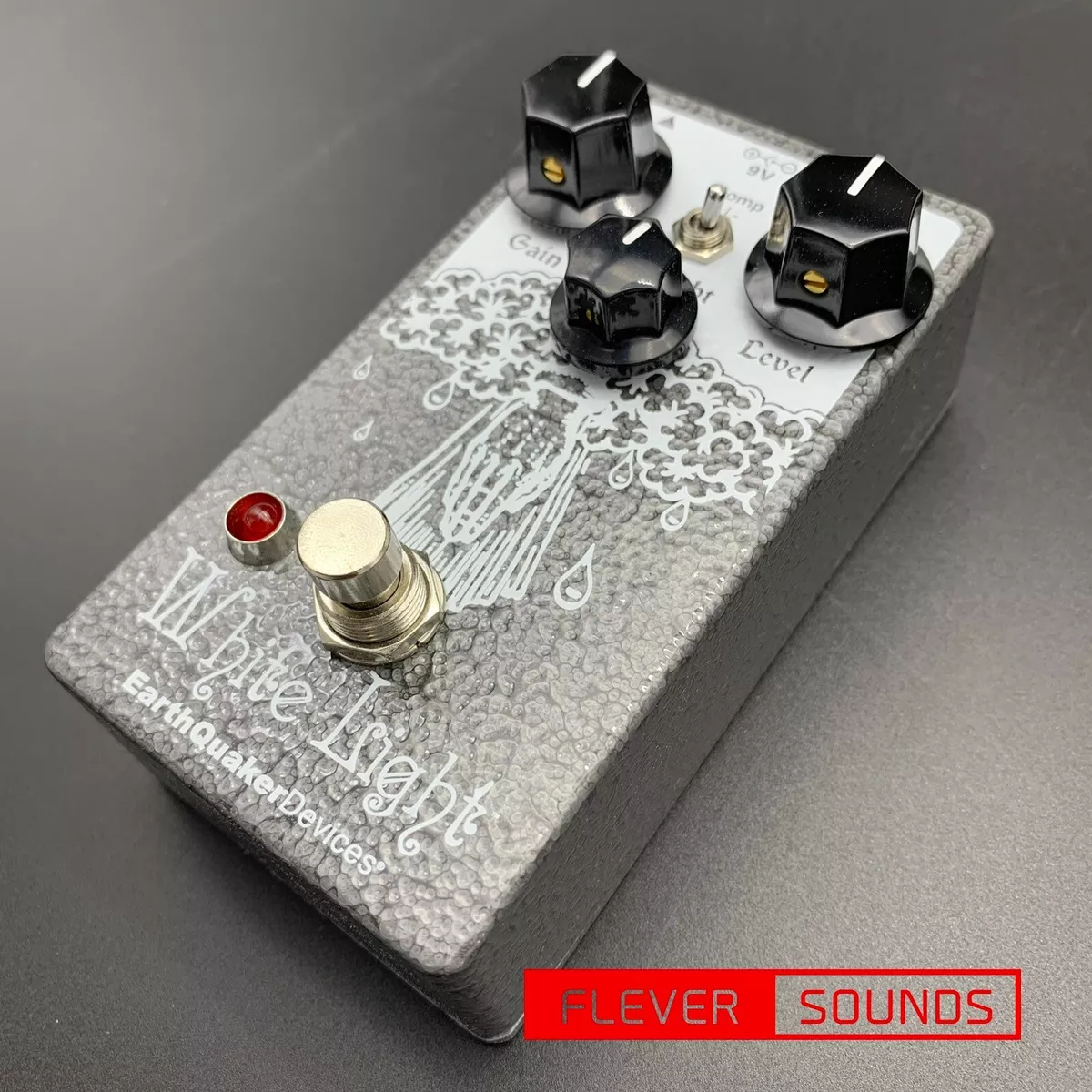 EarthQuaker Devices White Light Hammered Overdrive Guitar Effects