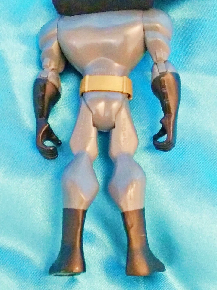 Экшн-фигурка BATMAN - Mattel DC Comics Batman серебристая отдельная - Изображение 3 из 4