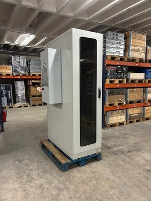 ZPAS SZE2 IP54 42U Serverschrank 19'' Rack 120cm Tiefe m. Cosmotec Klimaanlage