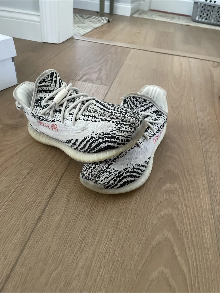 Tenis Adidas Yeezy Boost 350 V2 Zebra Primeknit Foto 2 de 4
