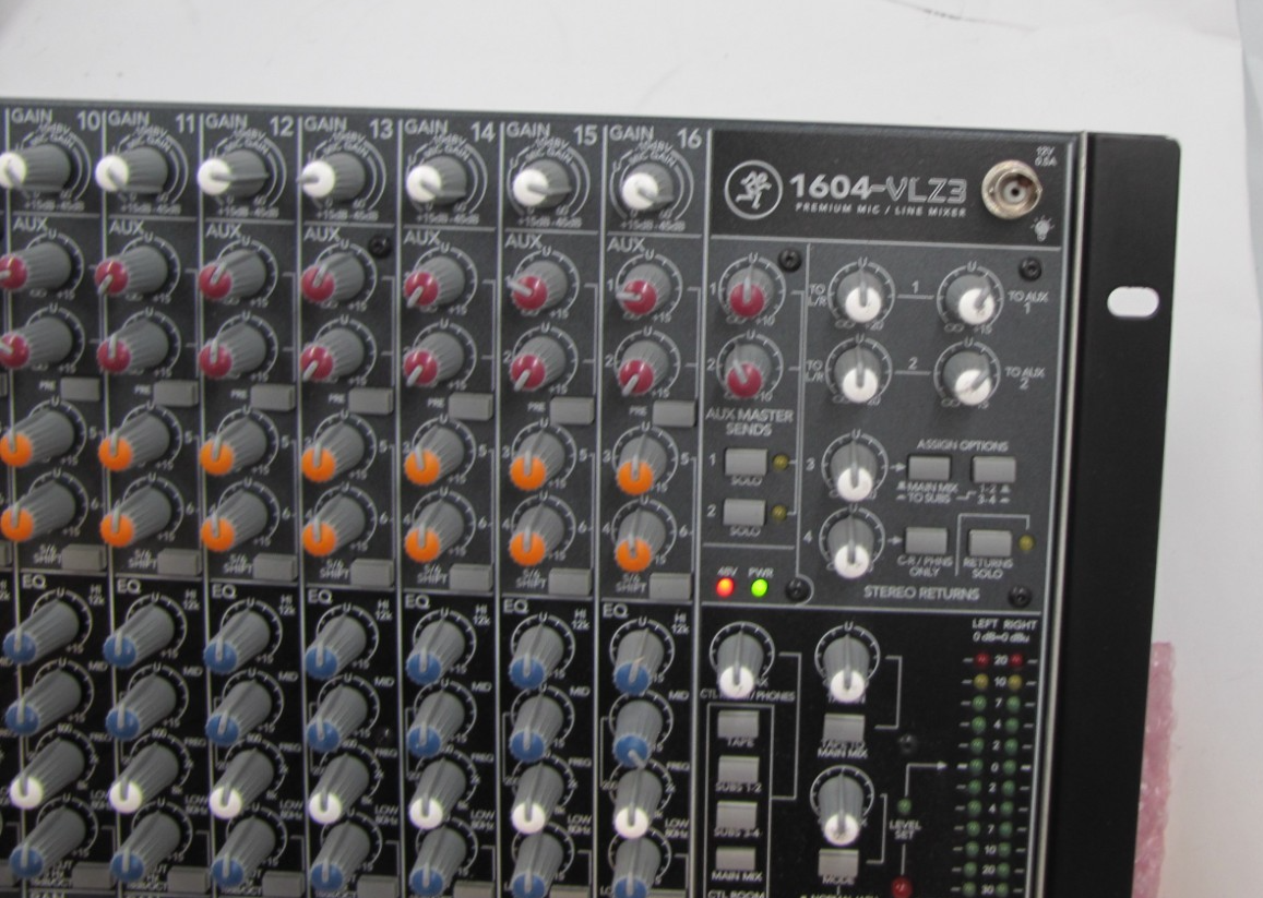 Mackie 1604-VLZ3 16-Channel Analog Mixer Mic/Line Console – Powers
