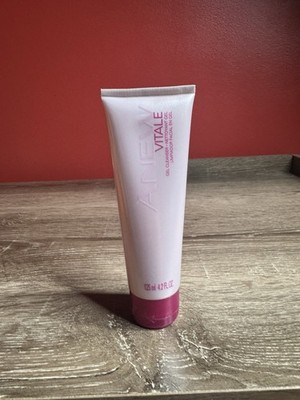 Avon Anew Vitale gel cleanser for face - 4.2 oz - Full size