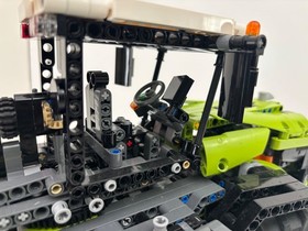 LEGO TECHNIC: CLAAS XERION 5000 TRAC VC (42054 6136832)... 100% Complete, no box