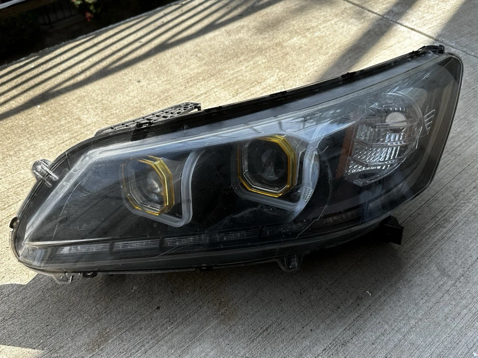 Luz trasera lado del conductor Honda Accord 2013 a 2015 Foto 2 de 3