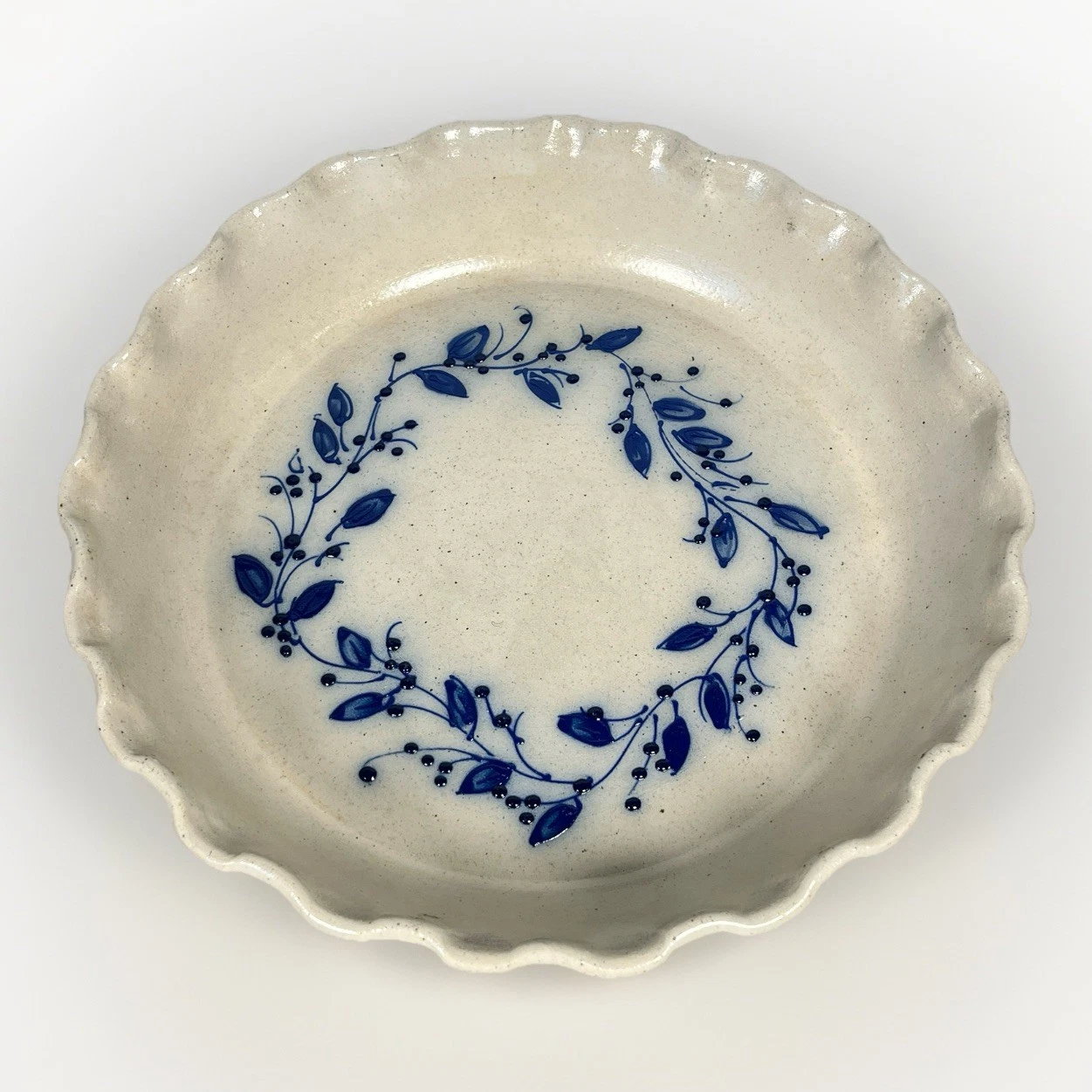 Mint 1991 Salmon Falls Stoneware Pie Dish Blueberry Vine Fluted Baking Pan NH