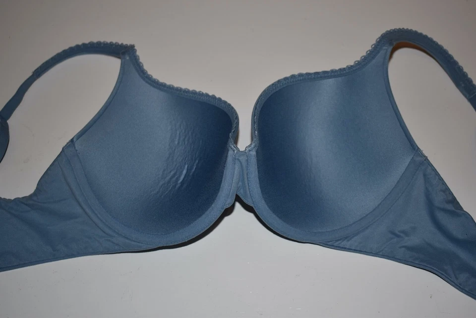 Sujetador Victoria's Secret Body de Victoria Forma Perfecta Acolchado Azul 32DD Foto 3 de 4
