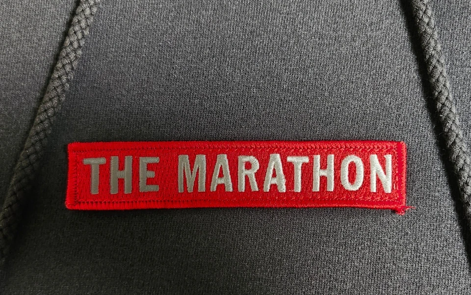 Sudadera con Capucha The Marathon Clothing Nipsey Hussle Negra Bordada 56 pulgadas Talla Pecho Foto 3 de 4