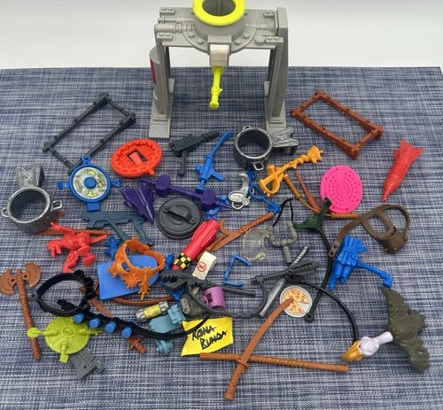 Vintage Action Figure Parts Weapons Lot 80s 90s TMNT Mixed Lot & Flushomstic