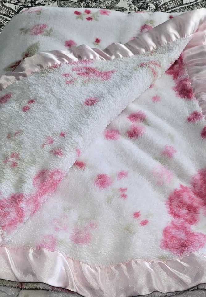 Manta SIMPLY SHABBY CHIC Doble 1 CAPA Rosa Floral Borde Satinado (pequeña rasgadura) 68X88 Foto 3 de 4