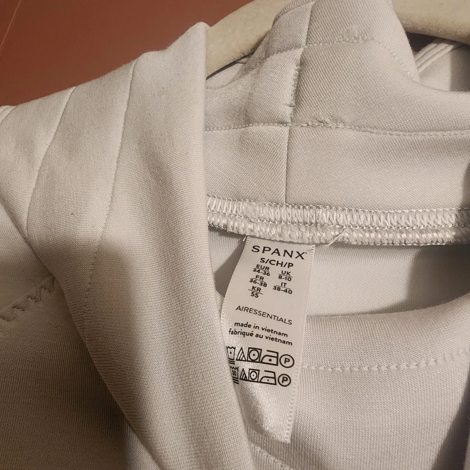 Nuevo con etiquetas Pullover Largo Espaciador Spanx AirEssentials en Blanco Nube Got-Ya-Covered Top S Foto 4 de 4