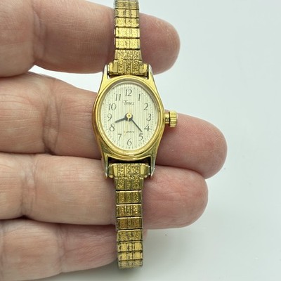 Vintage Timex Watch Womens Cream Dial Gold Tone Expansion Bracelet Quartz Analog