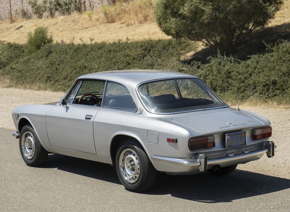 Alfa Romeo GTV 2000 1972 cupé Foto 3 de 4