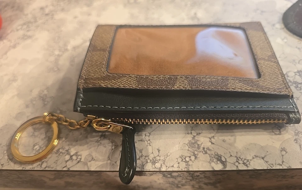 Mini estuche de identificación ajustado Coach para mujer en lona exclusiva en marrón negro Foto 2 de 4