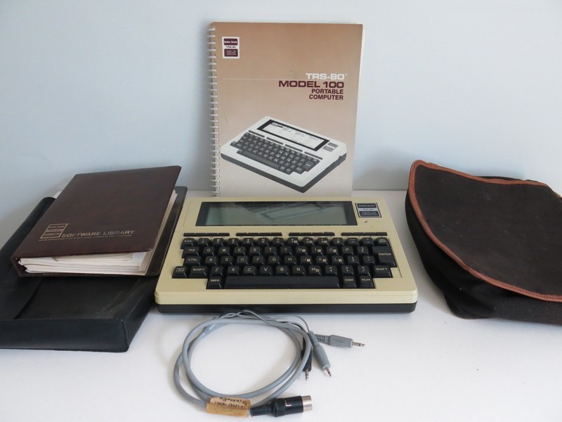 Radio Shack TRS-80 Model 100 Portable Computer Vintage Tested -case/manuals