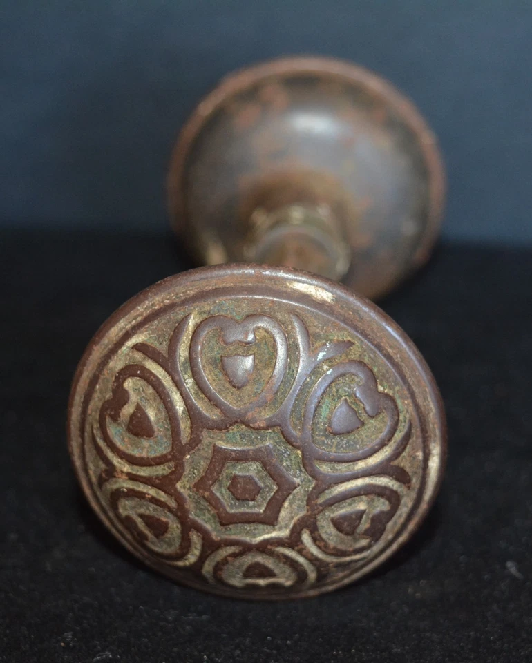 Perillas de puerta de paso de corbina de bronce vernáculo antiguas y husillo/eje de 2 1/4" de diámetro Foto 3 de 4