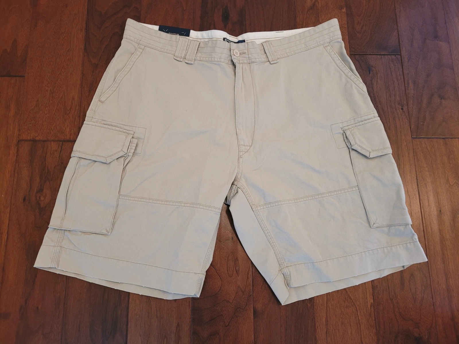 NWT Polo Ralph Lauren Men's Gellar Cargo Shorts in Beige Cotton Classic, Size 42
Opens in a new wind