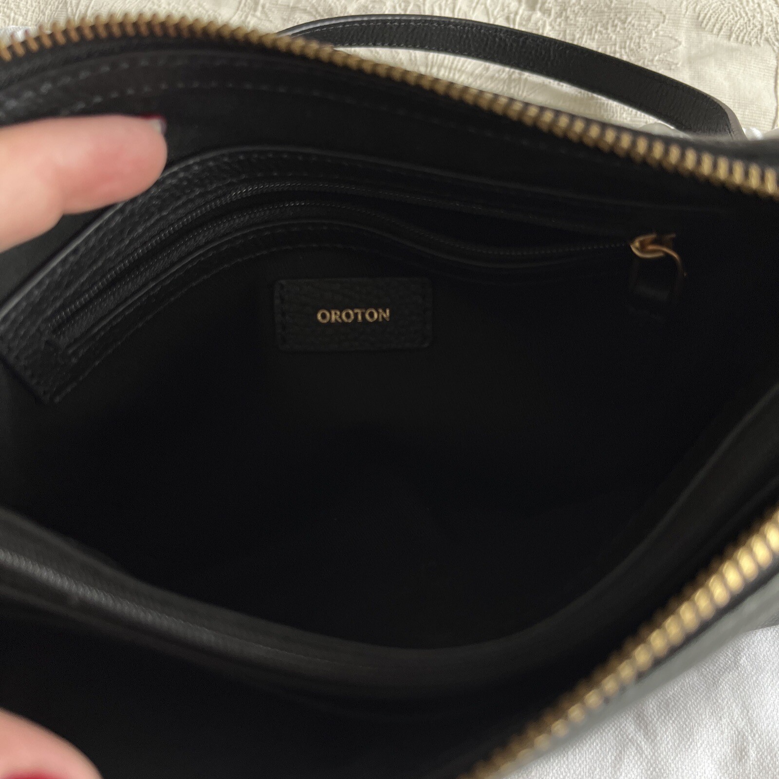 Oroton Sadie Hand Bag In Black Leather! Brand New Condition RRP 299 eBay