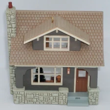 Hallmark 2011 Arts and Crafts Bungalow - Nostalgic House and Shops 28th - NIB