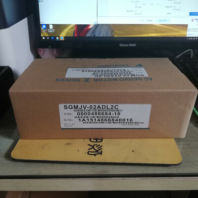YASKAWA SERVO MOTOR SGMJV-02ADL2C NEW FREE EXPEDITED SHIPPING