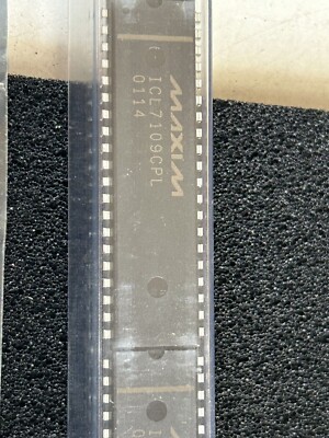 ICL7109CPL, 12 Bit Analog Digital Converter 1 Input 1 Dual Slope 40-PDIP, 2 PCS