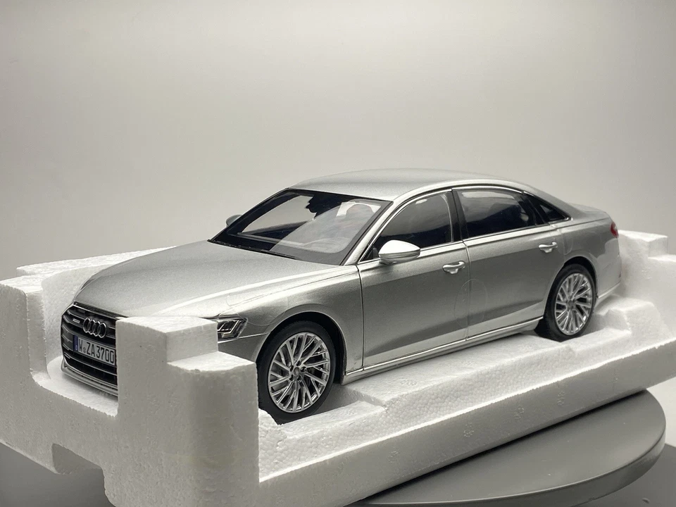 NOREV 1/18 Audi A8 L 2018 Silver (AUTOART BBR NOREV KYOSHO MINICHAMPS SCHUCO NZG - Immagine 2 di 4