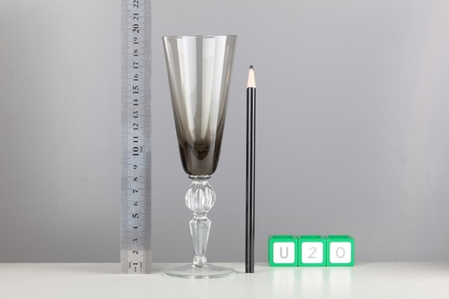 1 schönes Sektglas Rauchglas grau Glas Farbglas Buntglas Vintage ReUse - Bild 2 von 5