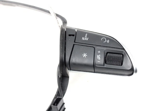 4G0951523F Controles en el Volante Multifunción AUDI A6 2.0 Avant Recambio Usado - Imagen 2 de 4