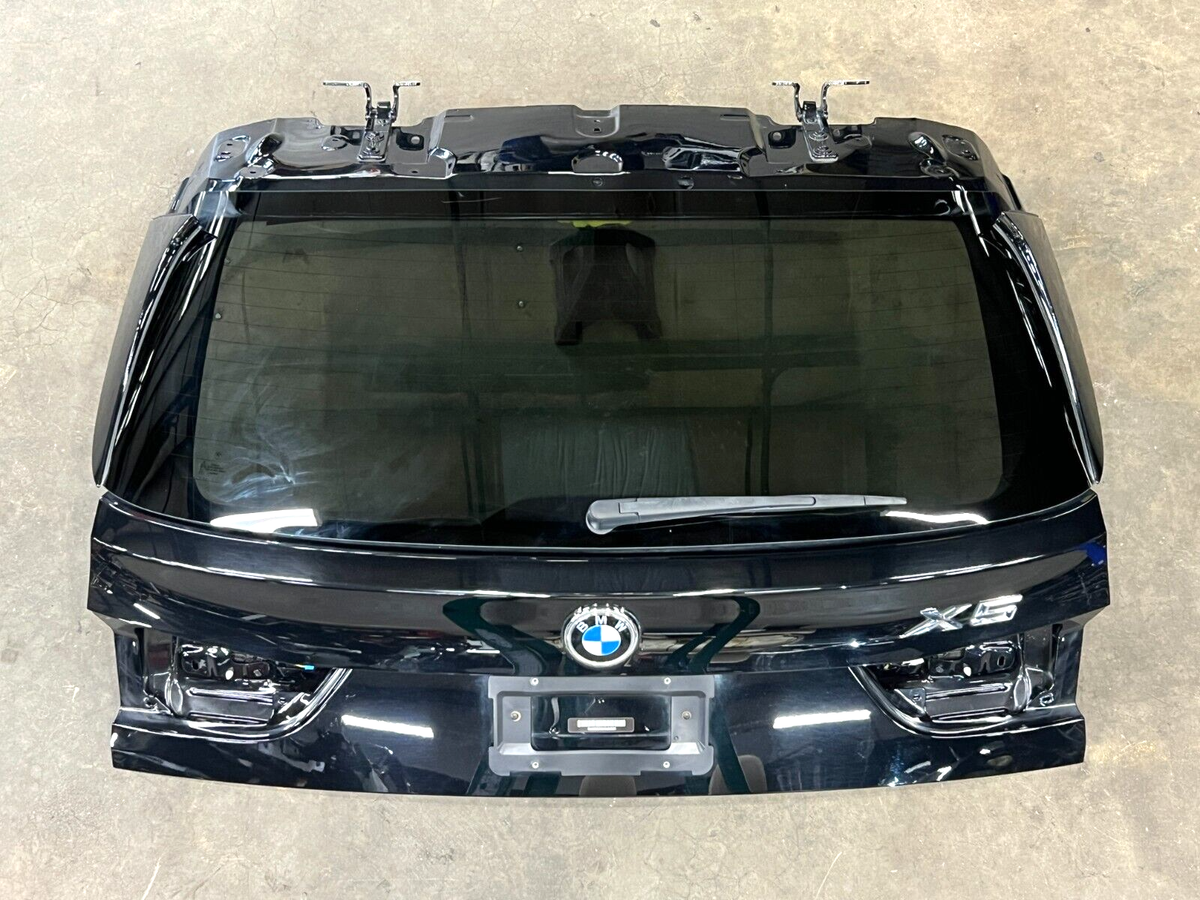 ショーコンセプツ リアップ バンダリア 556 マルチカムブラック Jeep Compass Rear Camera 68452956AD | Genuine OEM | Wired